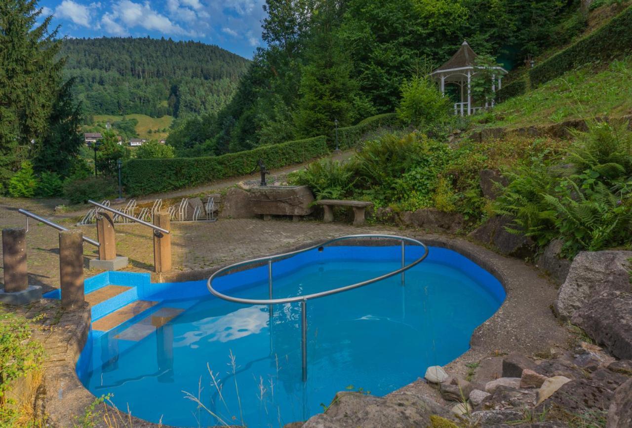 Kraehenbad Hotel Alpirsbach Exterior photo